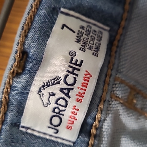 Jordache Super Skinny Jeans - Picture 3 of 5